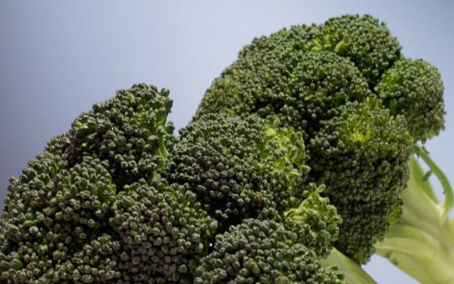 Brócolis: 1 xícara (chá) por dia. Foto: Getty Images
