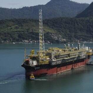 Imagem de navio-plataforma da Petrobras