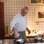 O cozinheiro e empreendedor Airys Kury na cozinha, ambiente que frequenta cada vez menos. Foto: Divulgação