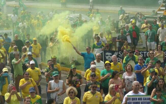 Manifestantes fazem ato em apoio a Bolsonaro em Araçatuba