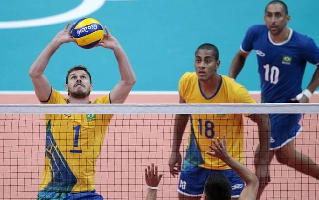 Time masculino de vôlei corre risco de não se classificar