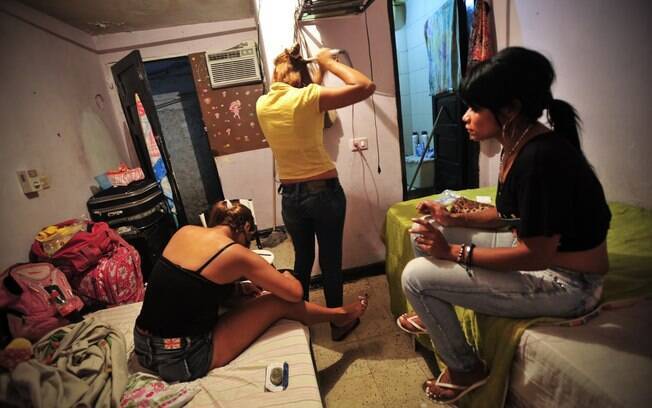 Chicas putas por whatsapp hombres chupando polla Las putas mas nalgonas tetonas y putas