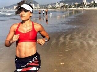 Valéria Lemos é adepta das corridas de rua e também se arrisca na prova de obstáculos