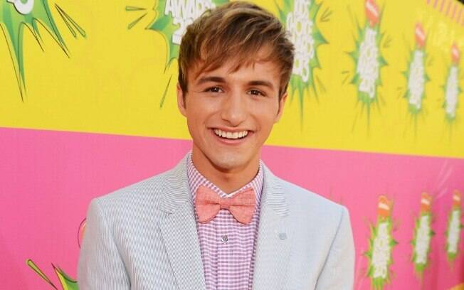 Lucas Cruikshank se assumiu em um vídeo no Youtube