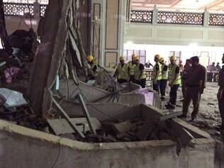 Guindaste cai sobre multidão em Meca