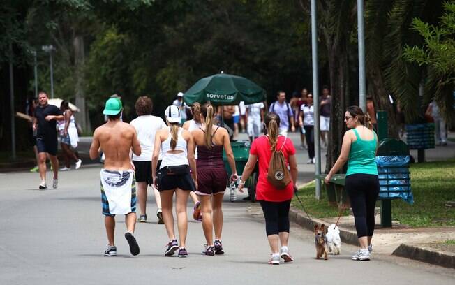 Movimentação no Parque do Ibirapuera, na zona sul de São Paulo, neste sábado