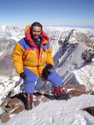 No cume do Aconcágua, em 2004, para testar roupas e equipamentos que seriam usados na expedição do Everest, no ano seguinte