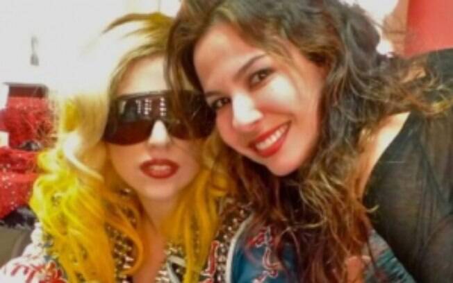 Luciana Gimenez posou ao lado de Lady Gaga durante uma de suas viagens