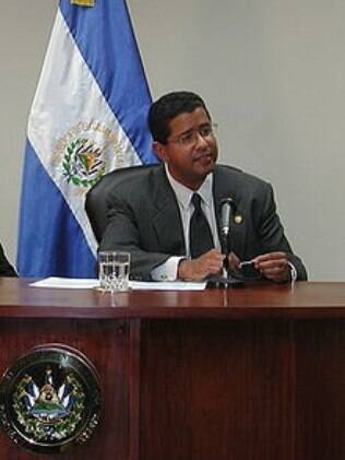 Francisco Flores foi presidente de El Salvador de 1999 até 2004