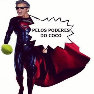 Otaviano Costa vira super-herói