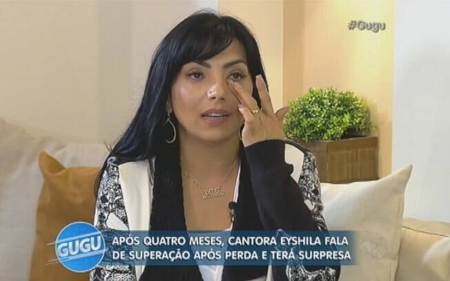 Eyshila fala pela primeira vez sobre morte do filho e se emociona: