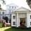 Que tal uma casinha de pets que imita a Casa Branca do presidente dos EUA? O mimo sai por R$ 7 mil . Foto: Divulgação