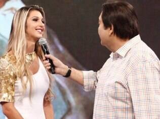 Tatiele Polyana comete gafe no palco do 'Domingão do Faustão', quando disse que se a carreira não der certo, viraria bailarina