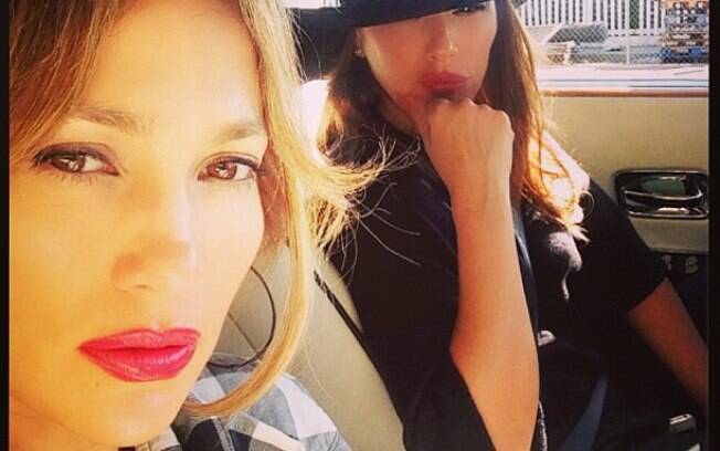Jennifer Lopez e Leah Remini logo após o acidente de carro