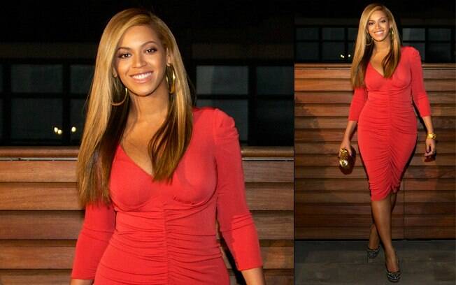 Beyoncé surgiu com o corpo em forma um mês após dar à luz Blue Ivy, em fevereiro de 2012