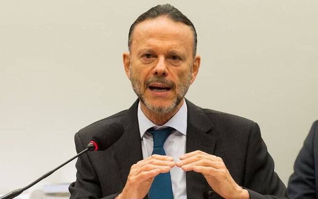 Luciano Coutinho, presidente do BNDES, durante a CPI da Petrobras (16/04/2015)
