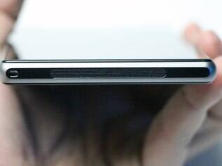 Saída de áudio do Xperia Z1 fica na parte inferior