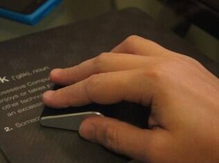 Wedge Touch Mouse tem formato diferente, mas que se encaixa na mão