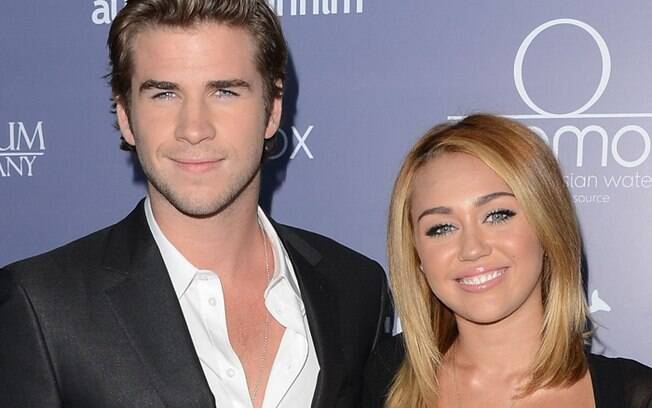 O ator foi pego traindo a cantora Miley Cyrus, porém reataram o relacionamento