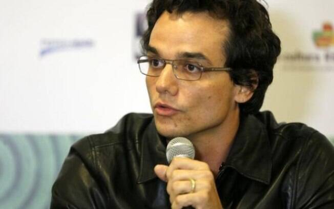 Wagner Moura criticou quem é a favor do impeachment no Facebook: 
