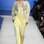 Isabel Marant, verão 2012: esporte total no look desejável da estilista francesa. Destaque para a calça ampla, que serviria muito bem para a prática da capoeira . Foto: Getty Images / FotoArena
