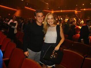 Claudia Raia recebe amigos e famosos em estreia de 'Crazy For You', no Rio de Janeiro