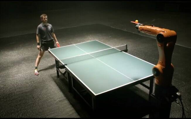 Timo Boll enfrentará robô industrial em março
