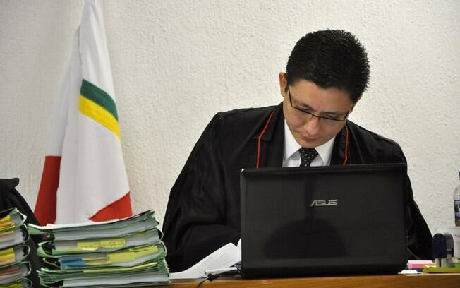 Promotor Henry Vasconcelos, responsável pela acusação do Caso Bruno, no 1º dia do júri