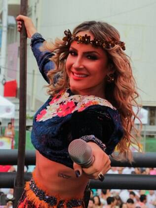 Em 2014, o tema de Claudia Leitte no carnaval é