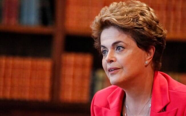 Dilma Rouseff voltou a afirmar que é vítima de um golpe e que impeachment é vingança de Cunha