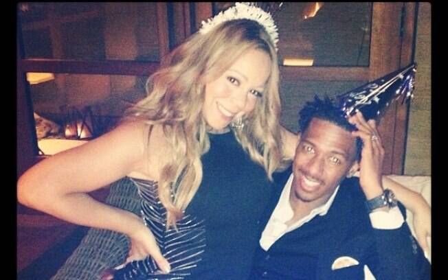 Mariah Carey publica foto no colo do marido, Nick Cannon, durante a comemoração dos 32 anos dele