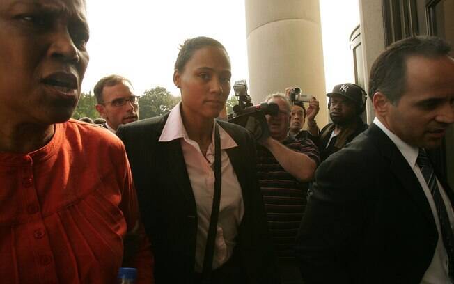 Em 2007, Marion Jones admitiu uso de esteroide e mentira para o FBI