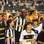 Seedorf é cercado por crianças botafoguenses. Foto: Gazeta Press
