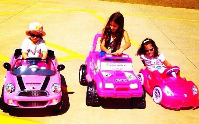 Rafaella, Clara e Maria em seus