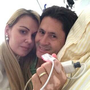 Tati Moreto com o cantor Gian