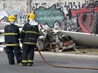 Aeronave cai em via de Belo Horizonte