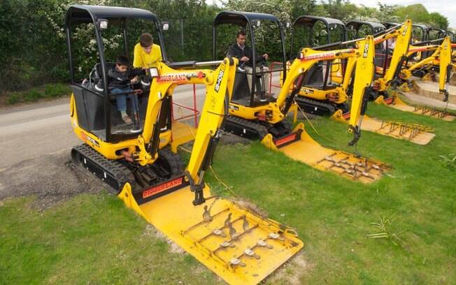 O Diggerland gira em torno de escavadeiras e materiais de construção. Foto: Divulgação