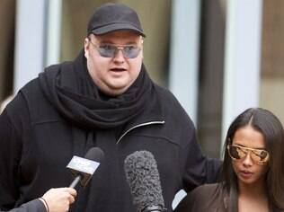 Kim DotCom, fundador do Megaupload, ao ser solto na Nova Zelândia