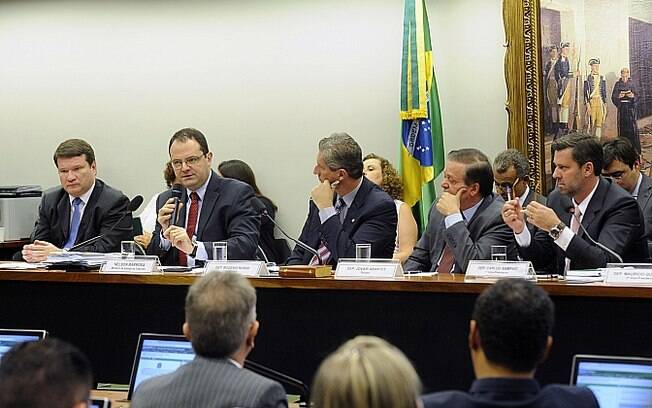O ministro da Fazenda, Nelson Barbosa, depôs a favor da presidente na comissão do impeachment