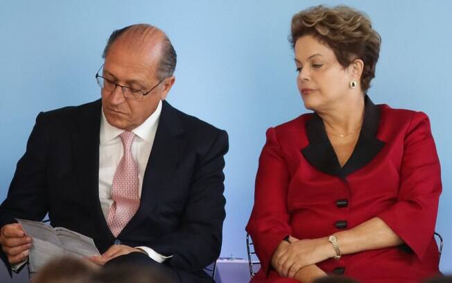 O governador paulista ao lado da presidente da República em evento em maio do ano passado