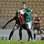 Betinho disputa bola com Guerrón. Foto: Futura Press
