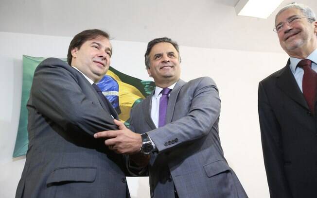 Rodrigo Maia com o senador Aécio Neves: apoio do PSDB foi fundamental para o deputado ser eleito presidente da Câmara