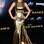 A atriz Jennifer Lawrence apostou no vestido de lamê longo. Tão poderoso que dispensa acessórios. Foto: Getty Images