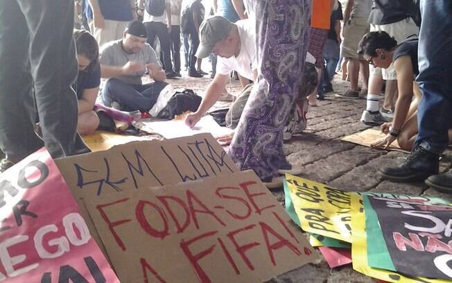 Manifestação contra Copa toma Avenida Paulista