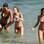Débora Nascimento e Sophie Charlotte com uma amiga se refrescando no mar (04/07/12). Foto: AgNews