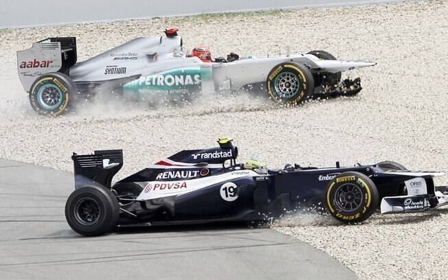 Na atual temporada, Schumacher se envolveu em diversos acidentes. Entre eles, com o brasileiro Bruno Senna. Foto: Reuters