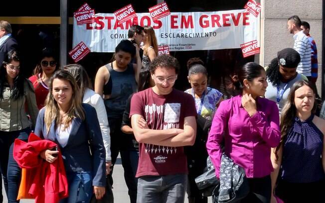 Bancários de todo o Brasil estão em greve por reajuste salarial desde 6 de outubro