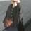 Adele perdeu a compostura ao ver fotógrafos no aeroporto de Heathrow em janeiro 2011. Foto: Grosby Group/ SplashNews