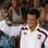 Candidato Henrique Capriles mostra dedo com tinta após dar seu voto em posto eleitoral de Caracas. Foto: Reuters