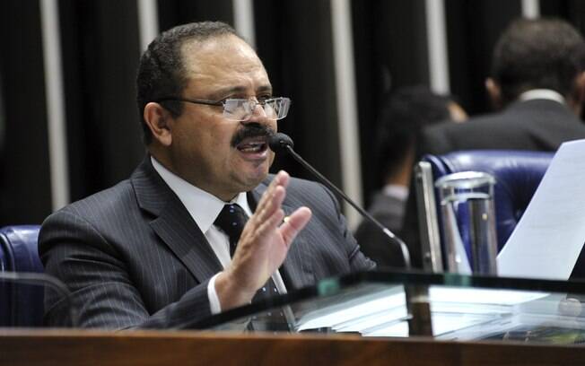 Presidente interino da Câmara, Waldir Maranhão, revogou anulação da votação do Impeachment